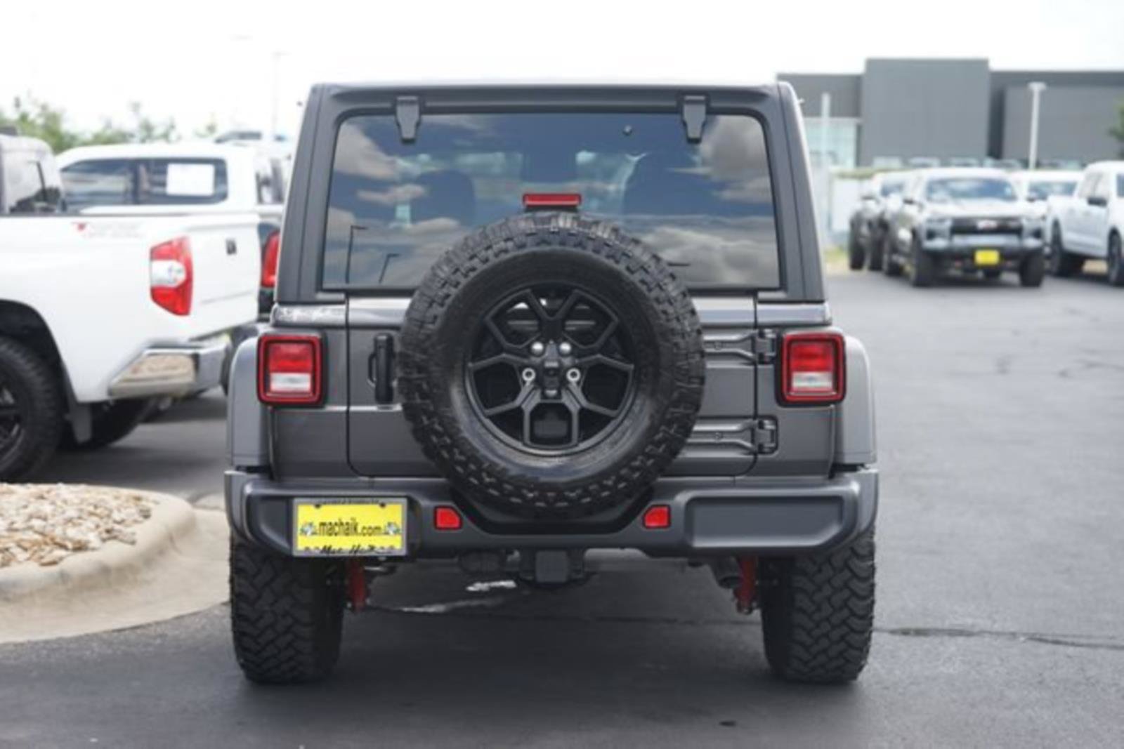 Used 2025 Jeep Wrangler Unlimited Sport AWD/4WD image 7