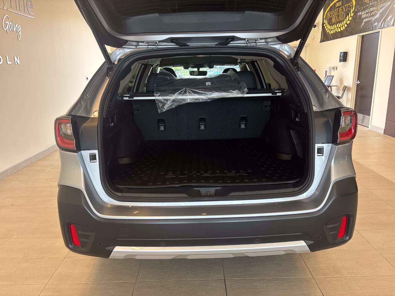 Used 2021 Subaru Outback Limited AWD/4WD image 10
