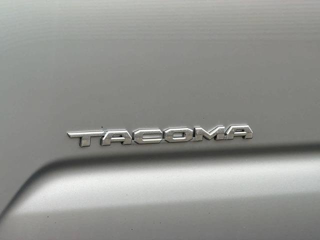 Used 2021 Toyota Tacoma SR5 AWD/4WD image 13