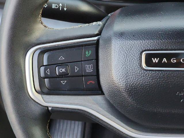 Used 2025 Jeep Wagoneer 4WD w/ Premium Group I image 18