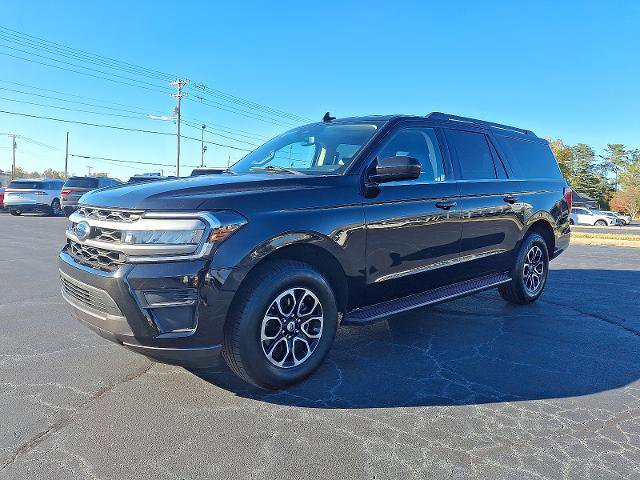 Certified 2024 Ford Expedition Max XLT image 3