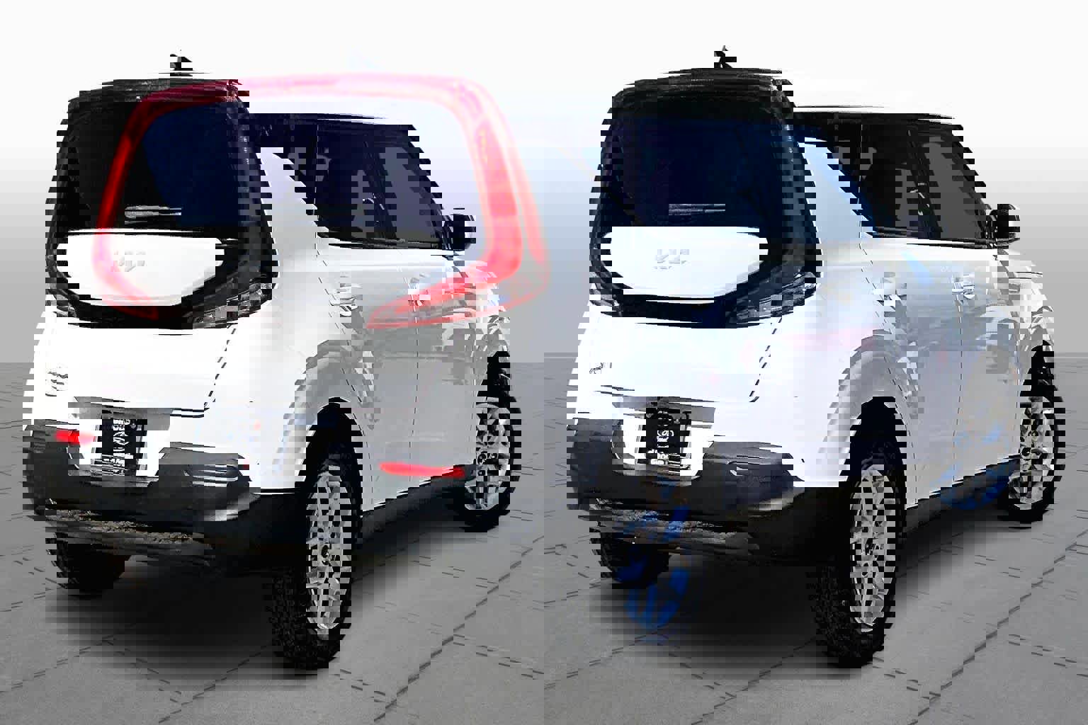 Used 2022 Kia Soul LX w/ Technology Package image 3