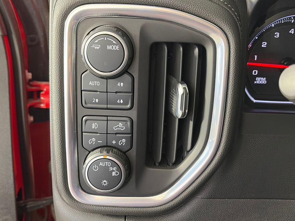 Used 2021 Chevrolet Silverado 1500 LT Trail Boss w/ Convenience Package II AWD/4WD image 24