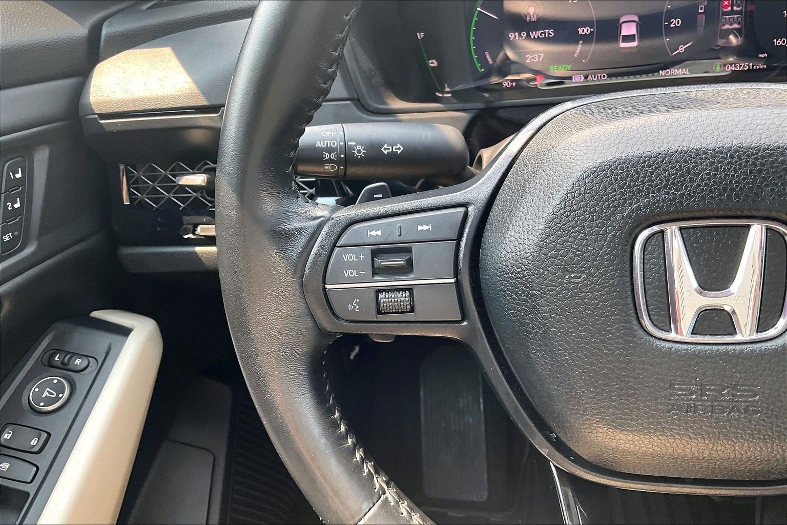 Used 2025 Honda Accord EX-L image 17