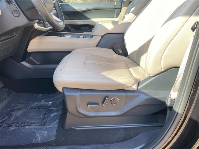 Certified 2024 Ford Expedition Limited image 30
