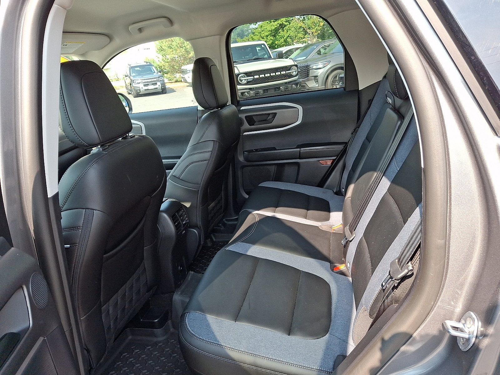 Certified 2025 Ford Bronco Sport Outer Banks w/ Outer Banks Tech Package+ AWD/4WD image 11