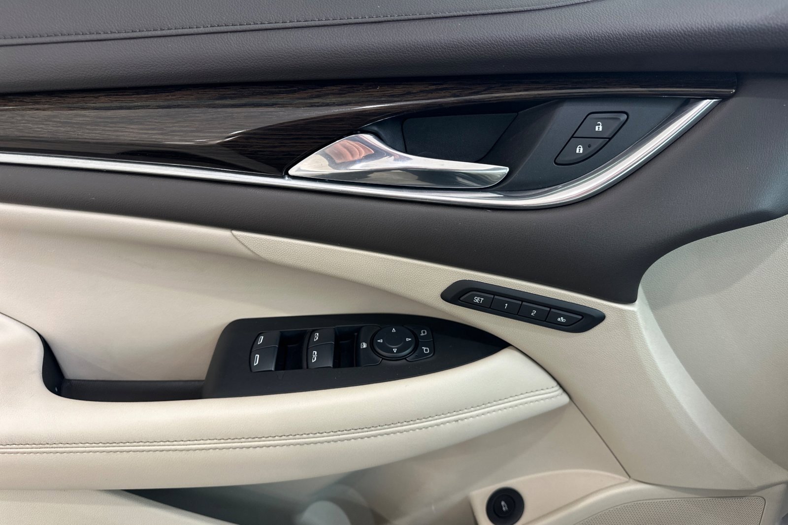 Used 2017 Buick LaCrosse Essence w/ Sights and Sounds Package image 11