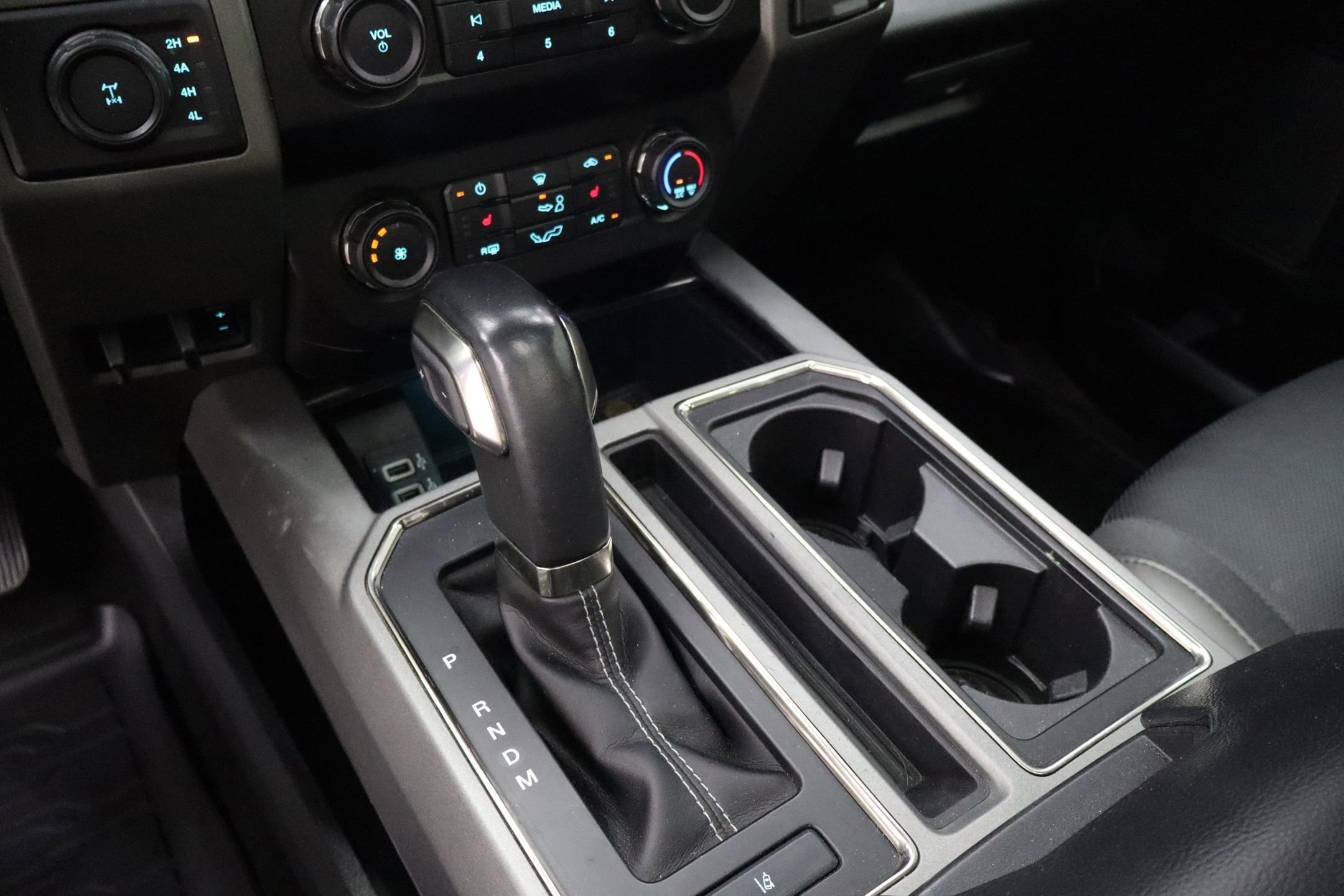 Certified 2020 Ford F150 Raptor w/ Equipment Group 801A Mid image 20