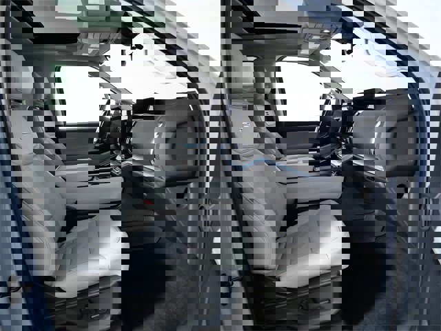 Certified 2025 Ford Expedition Platinum w/ Driver's Package image 11