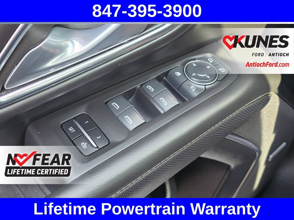 Used 2024 Chevrolet Suburban Premier AWD/4WD image 39