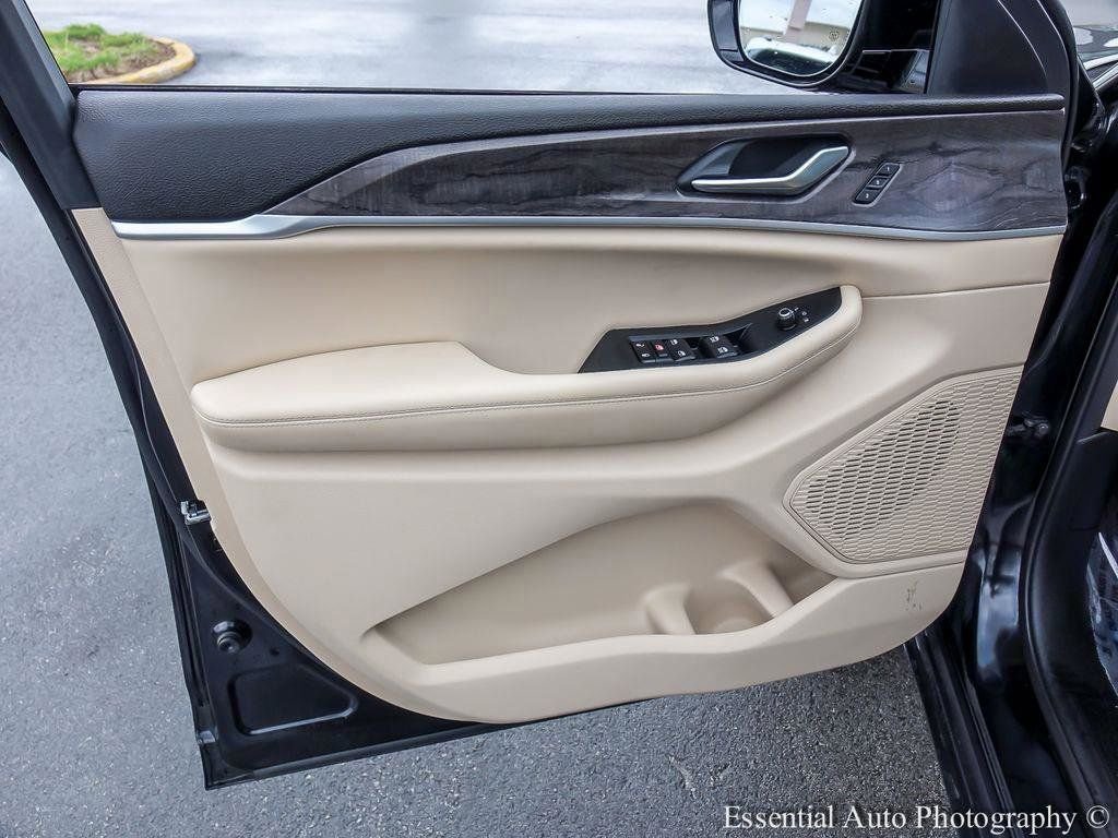 Used 2023 Jeep Grand Cherokee Limited w/ Luxury Tech Group II AWD/4WD image 21