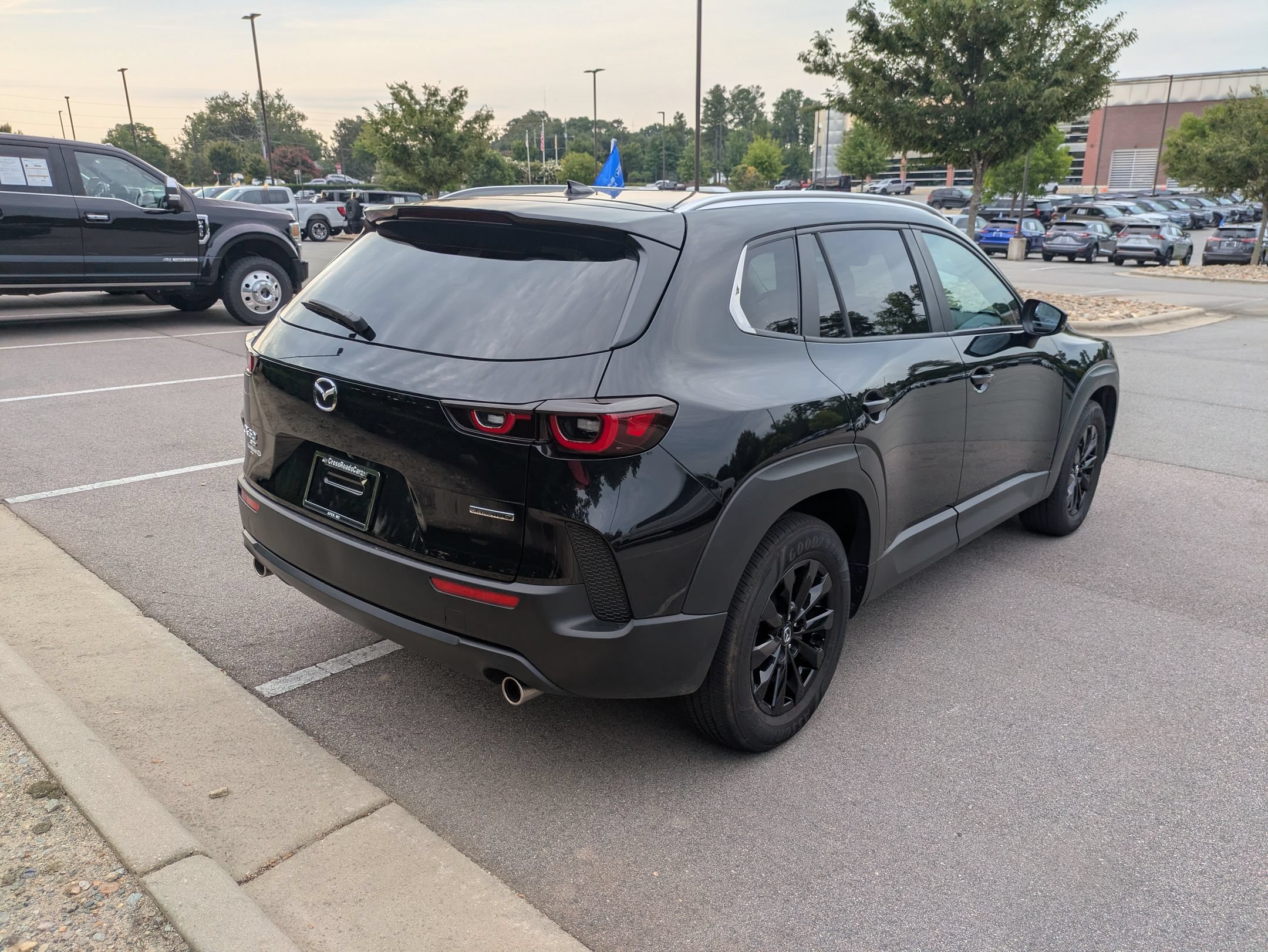 Used 2025 MAZDA CX-50 AWD 2.5 S w/ Weather Package image 4