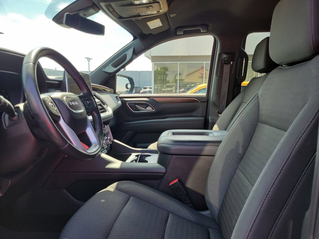 Used 2022 GMC Yukon SLE w/ Gmc Pro Safety Plus Package AWD/4WD image 18
