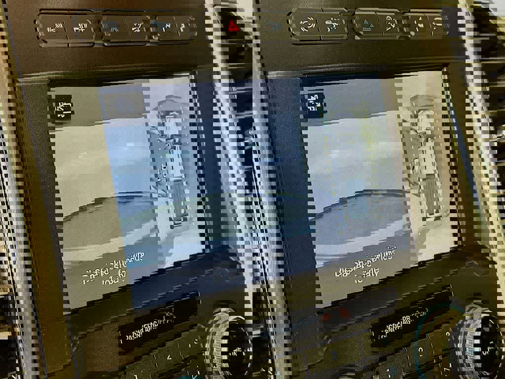 Certified 2018 Ford F350 Platinum w/ Platinum Ultimate Package image 28