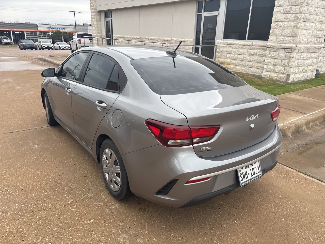 Used 2023 Kia Rio S image 2