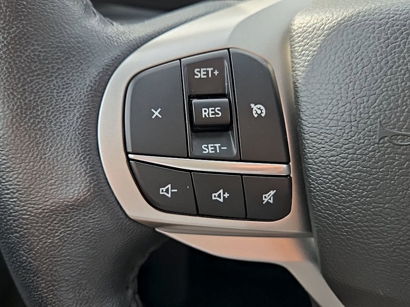 Certified 2023 Ford Explorer XLT w/ Equipment Group 202A AWD/4WD image 13
