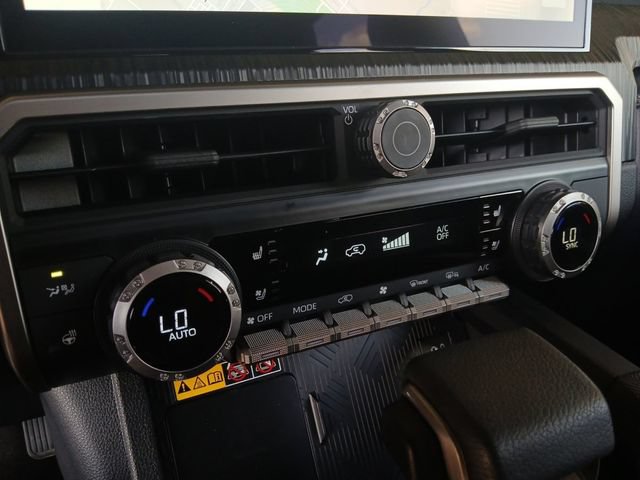 Used 2026 Toyota 4Runner Platinum AWD/4WD image 5