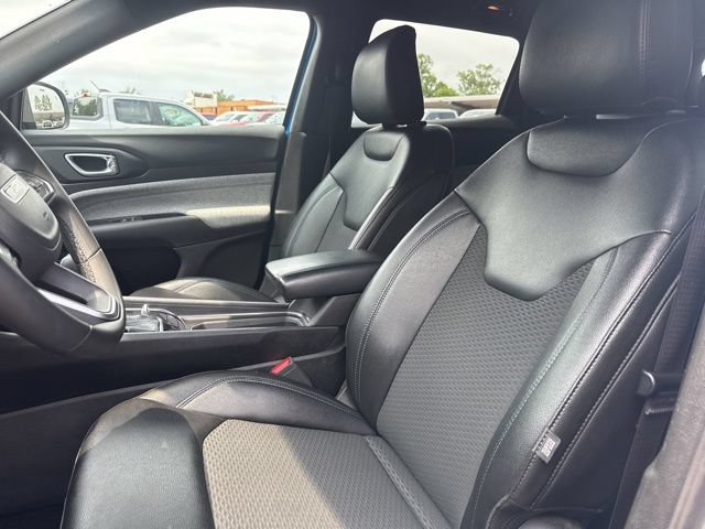 Used 2024 Jeep Compass Latitude AWD/4WD image 10