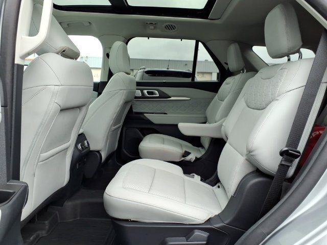 Certified 2025 Ford Explorer Platinum w/ LUX Leather Package AWD/4WD image 12