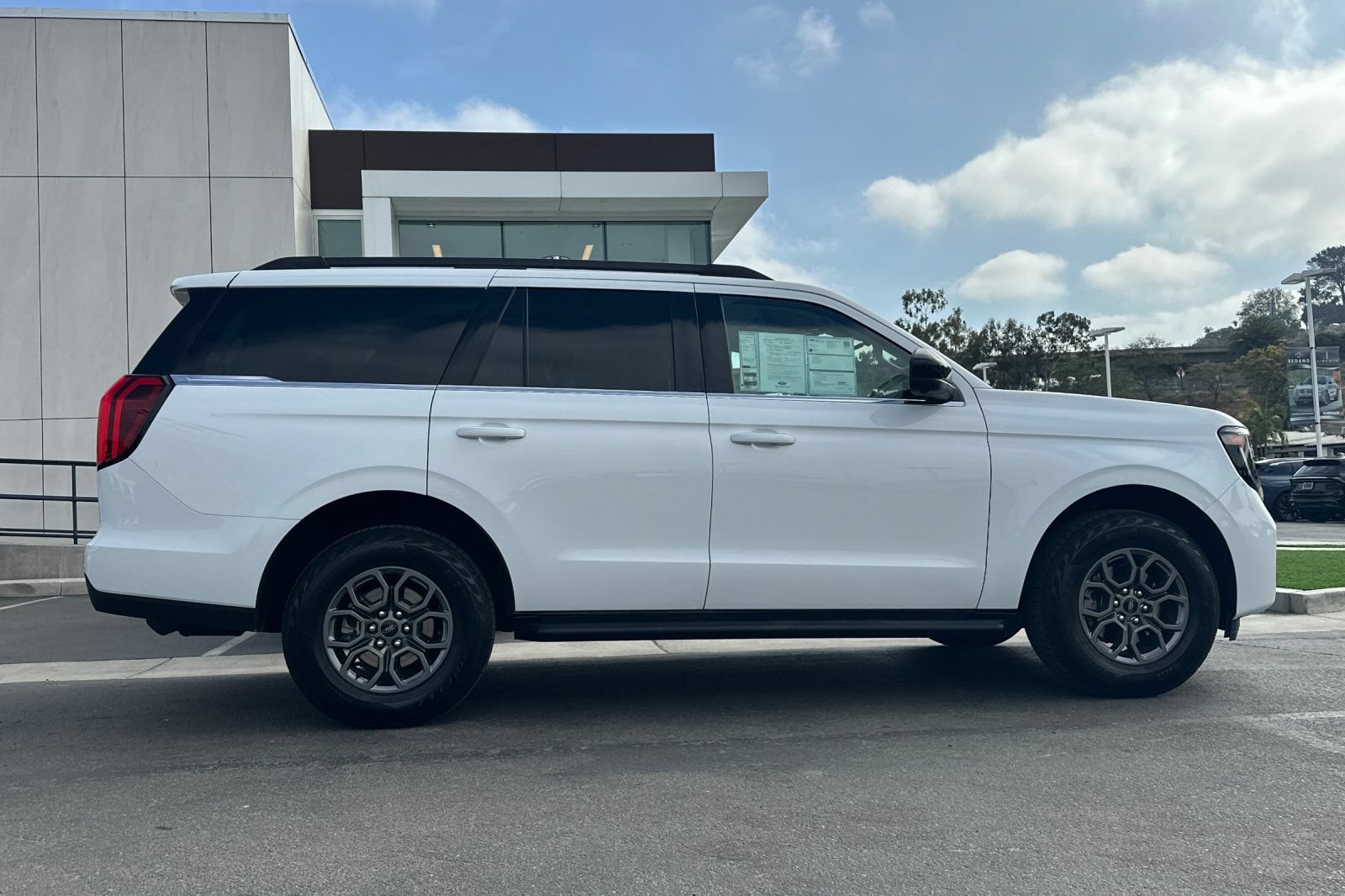 Certified 2025 Ford Expedition Active RWD image 2