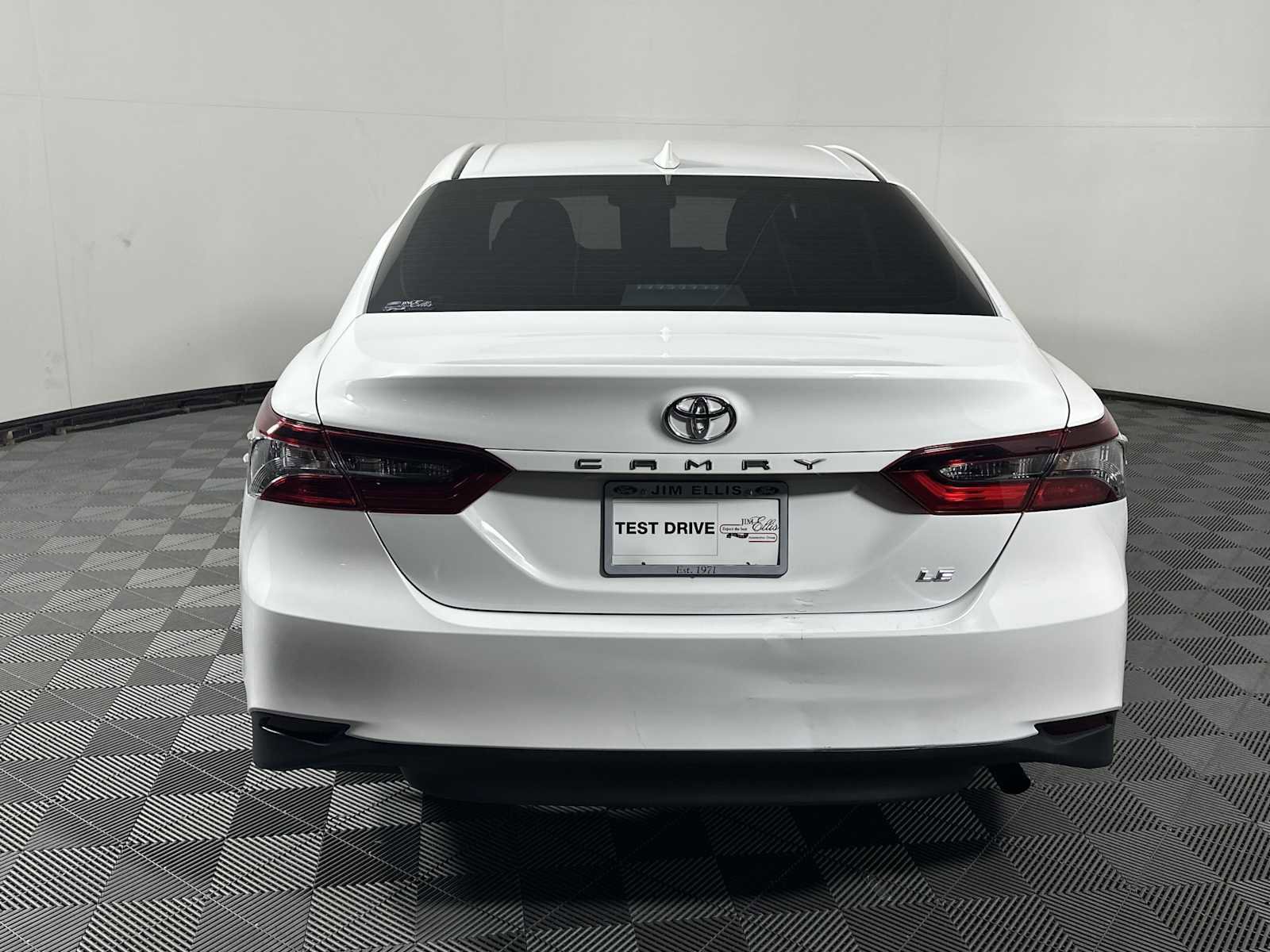 Used 2024 Toyota Camry LE w/ Convenience Package FWD image 7