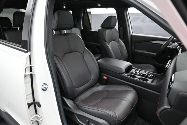 Used 2025 Honda Pilot Black Edition image 31