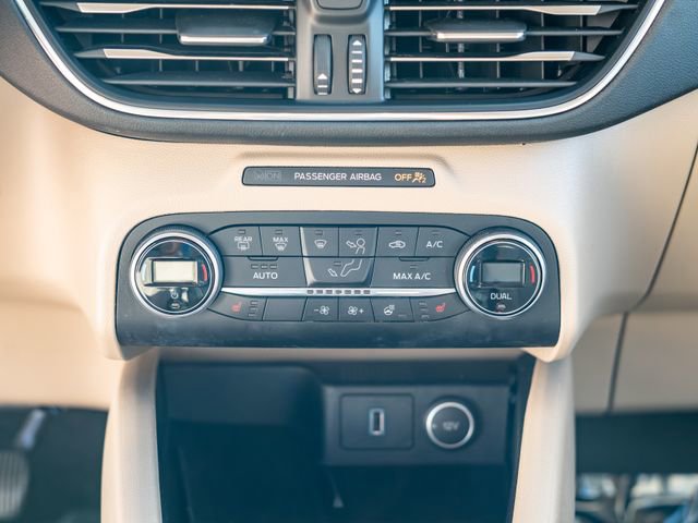 Certified 2020 Ford Escape Titanium w/ Titanium Premium Package 2.0 image 33