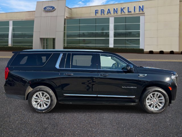 Used 2023 GMC Yukon XL SLT w/ SLT Luxury Package RWD image 8