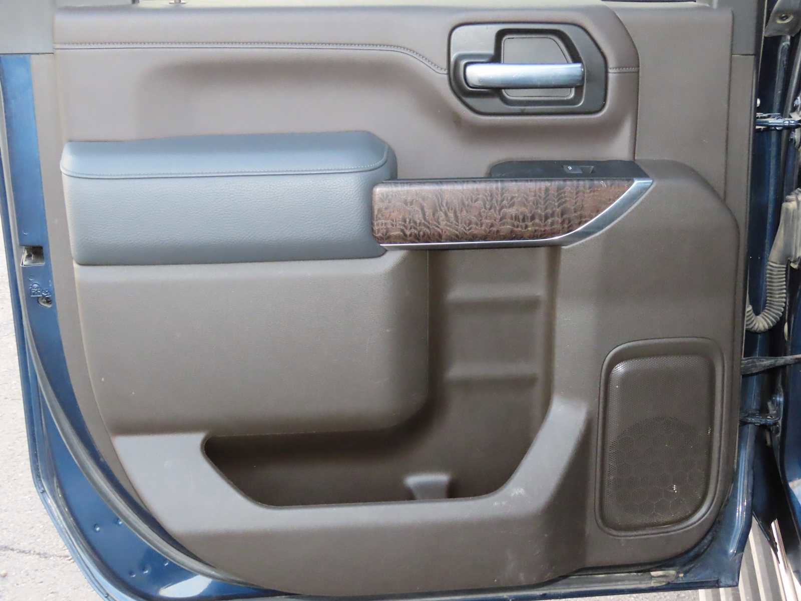 Used 2022 GMC Sierra 3500 Denali w/ Denali Ultimate Package image 21