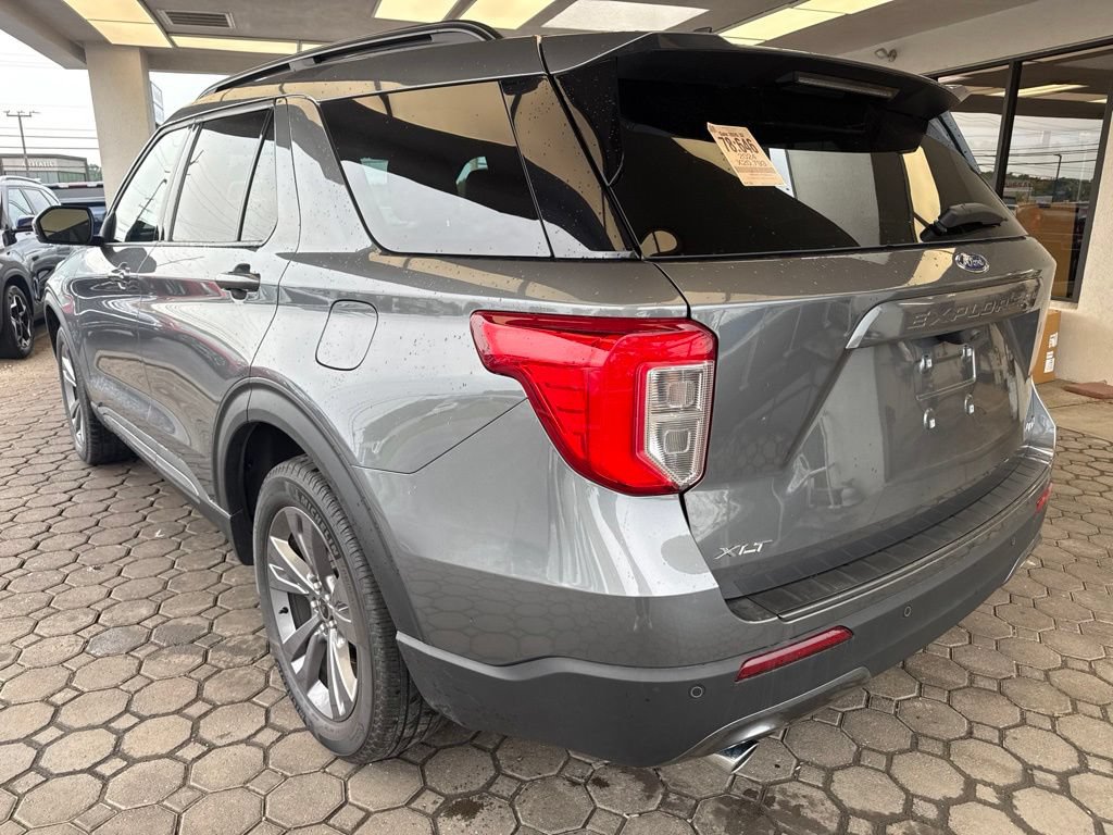 Certified 2024 Ford Explorer XLT w/ Equipment Group 202A AWD/4WD image 8