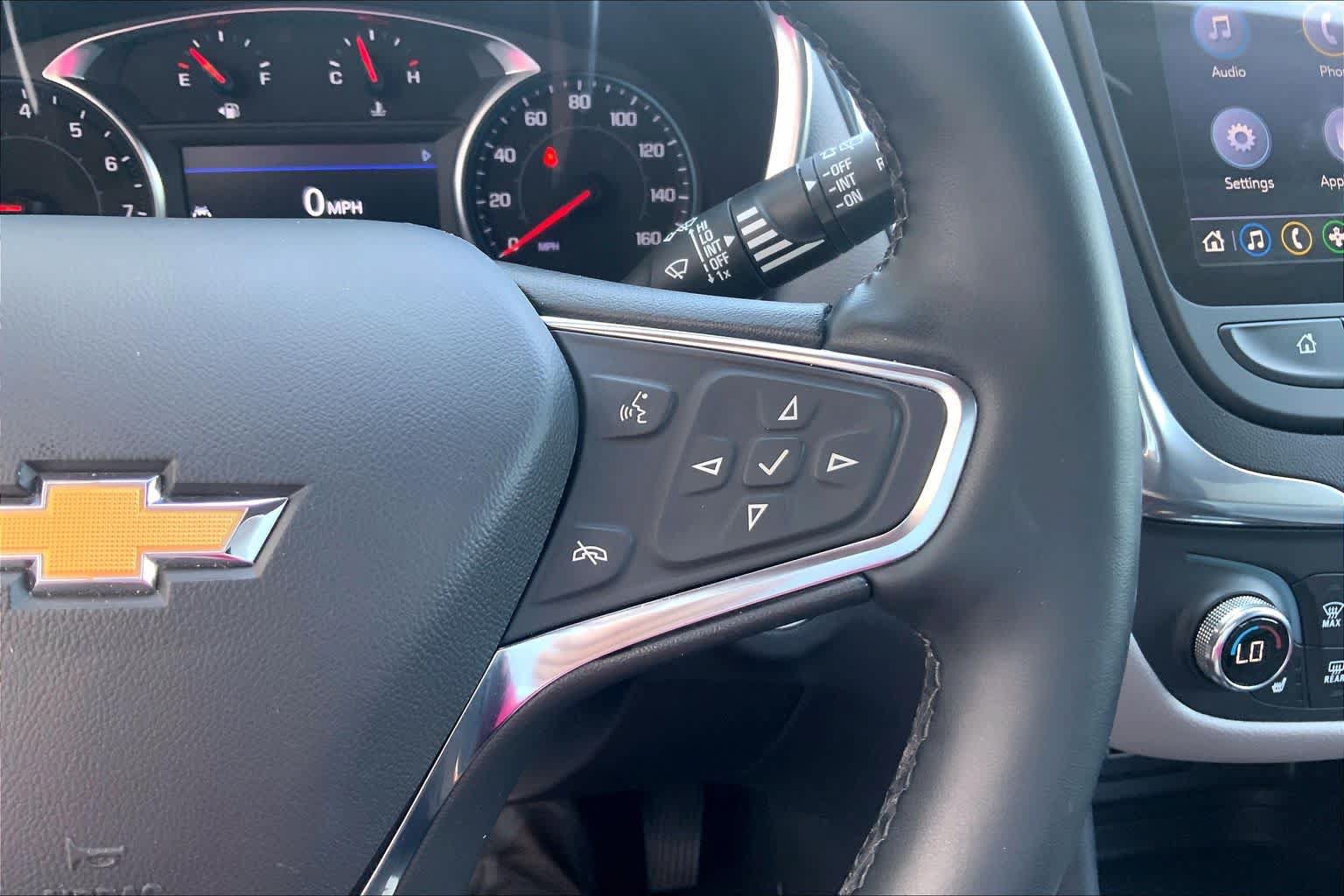 Used 2024 Chevrolet Equinox LT FWD image 24