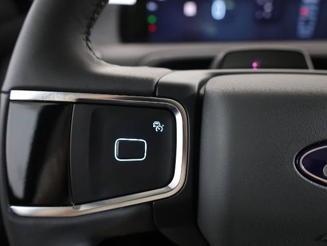 Certified 2025 Ford Expedition Active AWD/4WD image 15