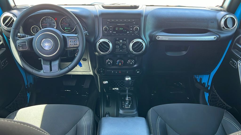 Used 2017 Jeep Wrangler Unlimited Rubicon AWD/4WD image 8