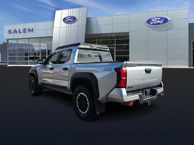 Used 2024 Toyota Tacoma TRD Off-Road w/ TRD Off Road Premium Package AWD/4WD image 4