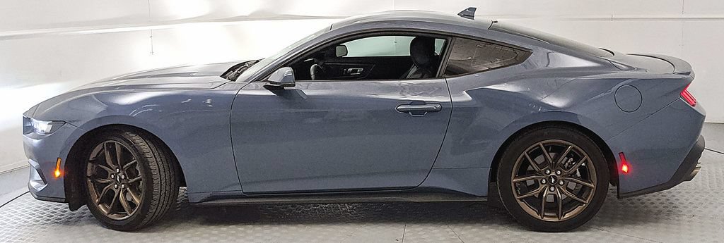 Certified 2025 Ford Mustang Premium RWD image 5