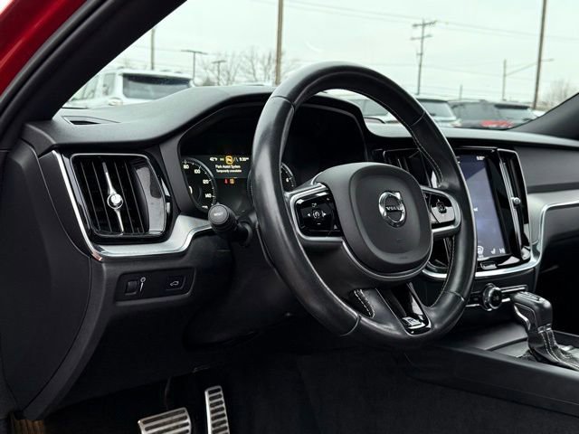 Used 2019 Volvo S60 T5 R-Design image 25