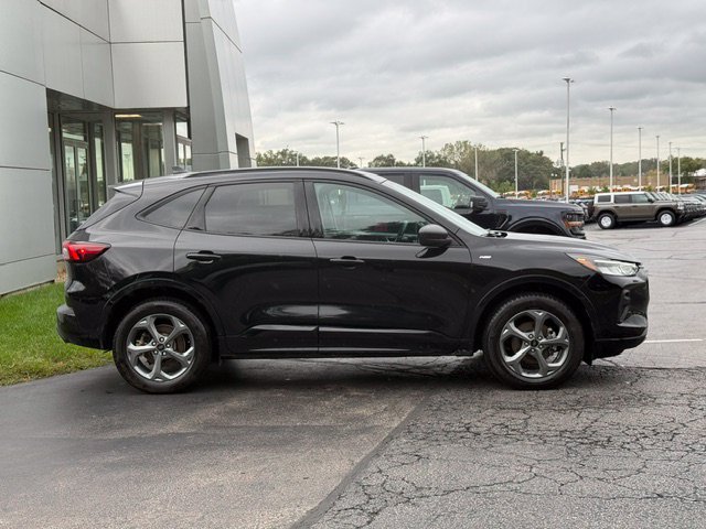 Certified 2024 Ford Escape ST-Line w/ Tech Pack #1 AWD/4WD image 4