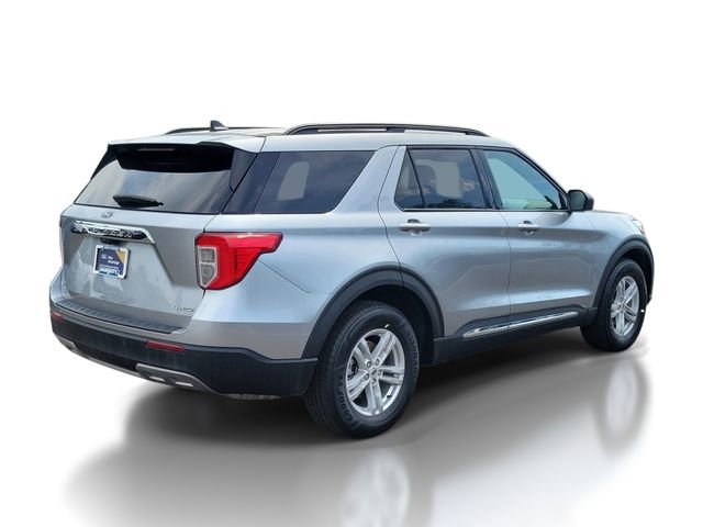 Certified 2024 Ford Explorer XLT w/ Equipment Group 202A AWD/4WD image 4