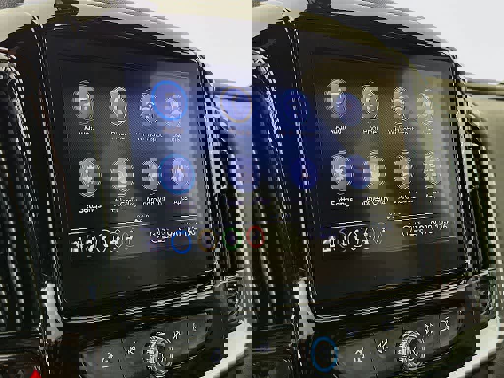 Used 2023 Chevrolet Traverse LT w/ Midnight/Sport Edition image 17