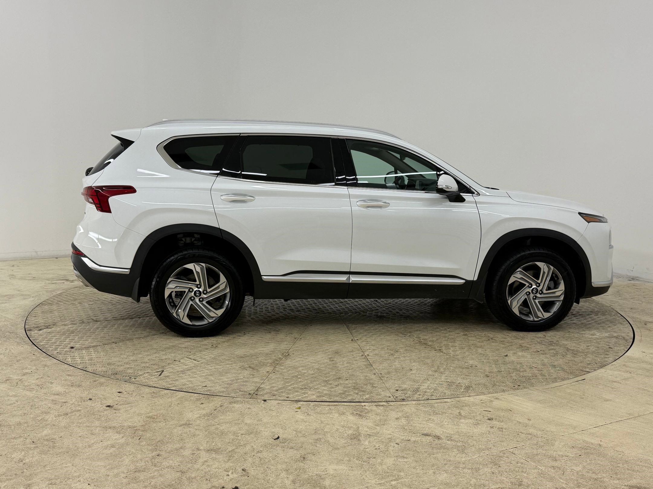 Used 2022 Hyundai Santa Fe SEL w/ Convenience Package image 8