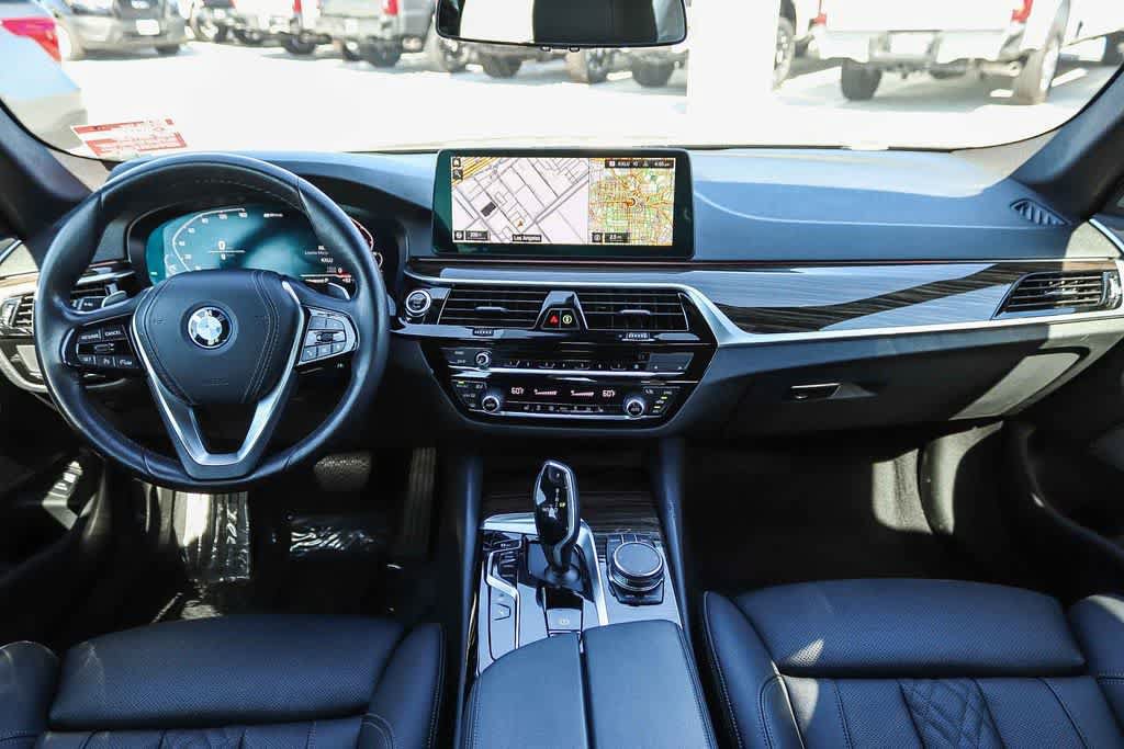 Used 2023 BMW 530e w/ Premium Package RWD image 12