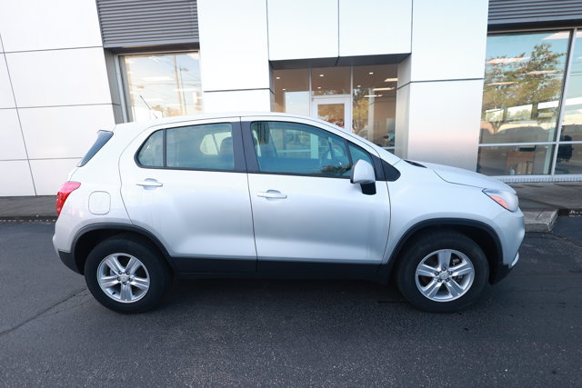 Used 2018 Chevrolet Trax LS AWD/4WD image 3
