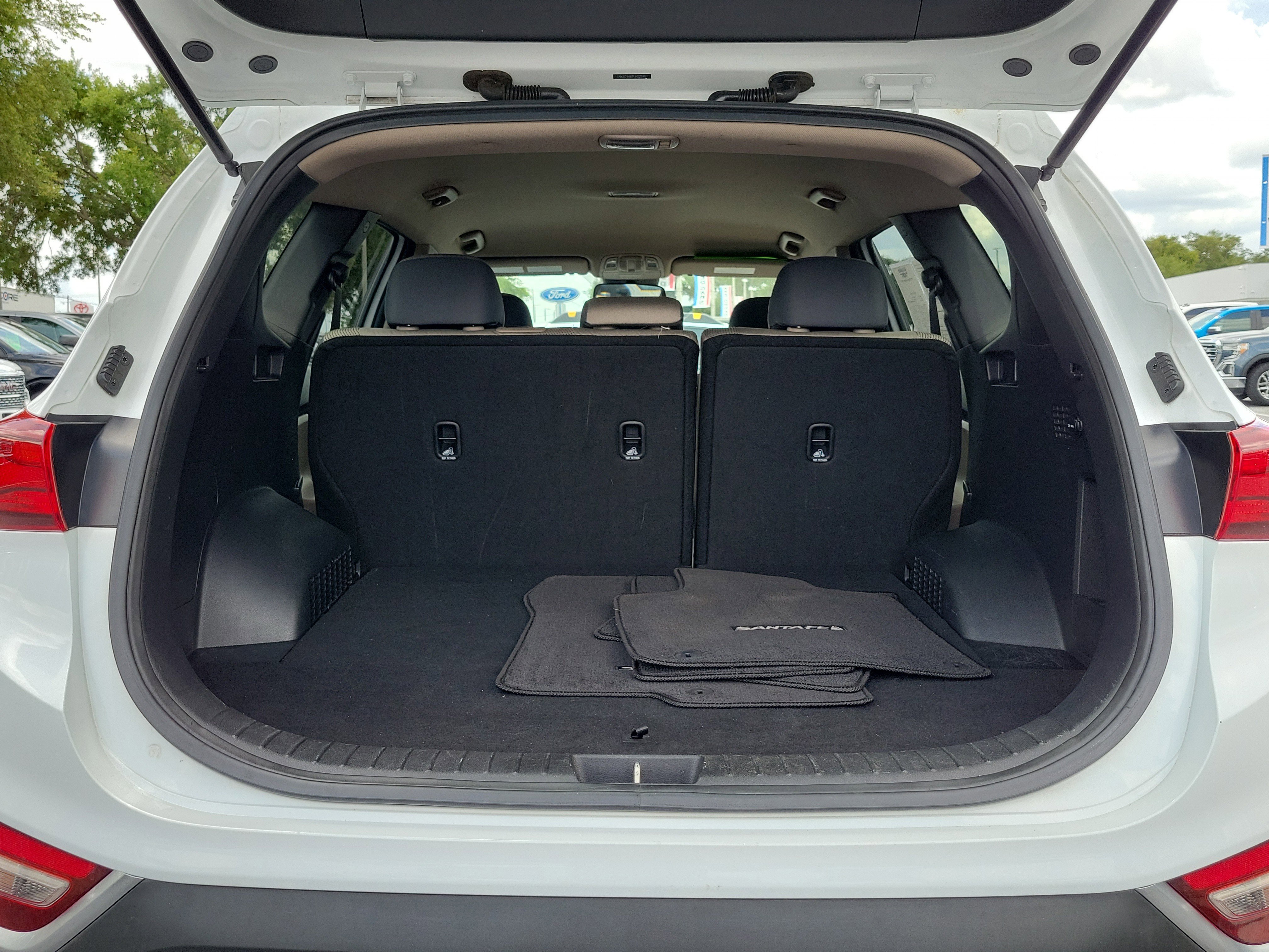 Used 2020 Hyundai Santa Fe SE FWD image 10