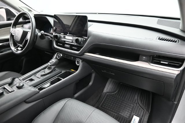 Used 2024 Toyota Grand Highlander AWD image 26