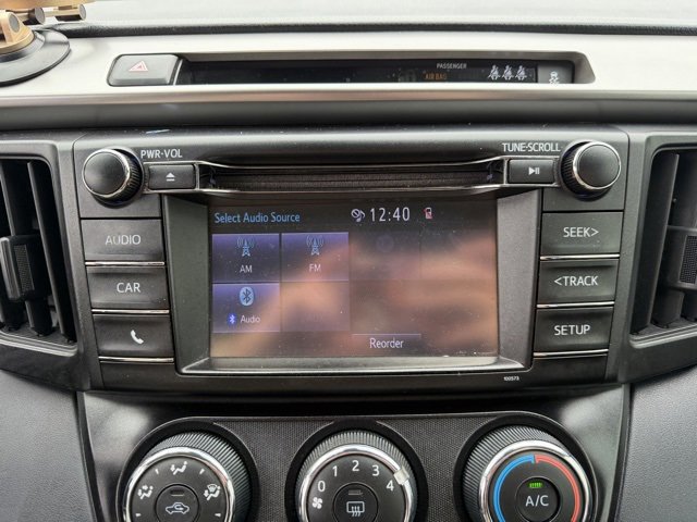 Used 2018 Toyota RAV4 LE image 15