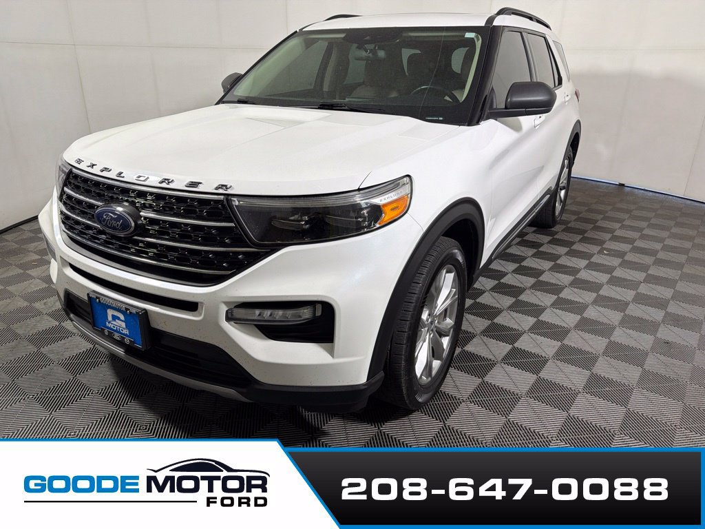 Certified 2020 Ford Explorer XLT w/ Equipment Group 202A AWD/4WD image 4