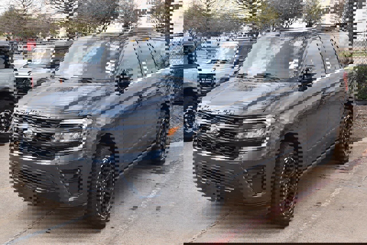 Certified 2023 Ford Expedition Limited image 1