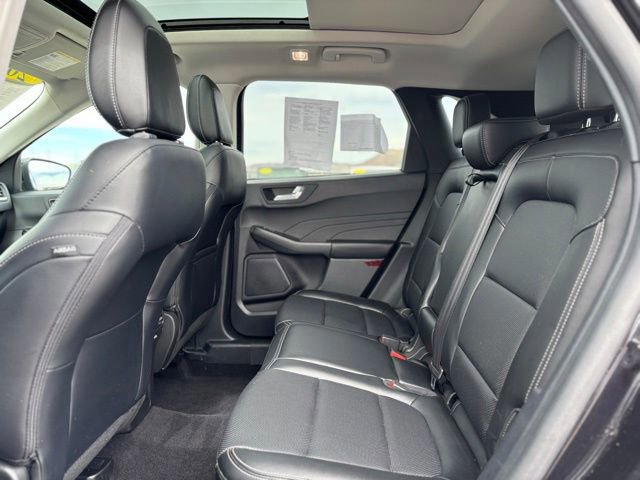 Certified 2022 Ford Escape Titanium w/ Class II Trailer Tow Package image 16