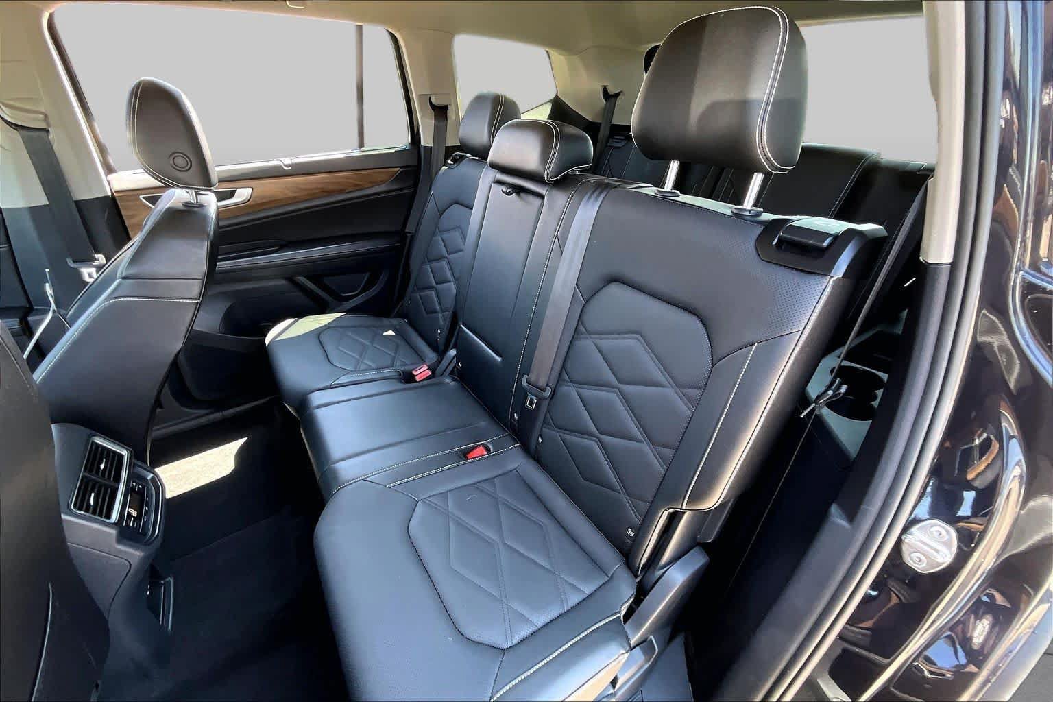 Used 2025 Volkswagen Atlas SE FWD image 20