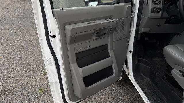 Certified 2022 Ford E-350 and Econoline 350 Super Duty w/ Power Windows & Locks Group RWD image 39
